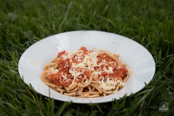Spaghetti w sosie pomidorowym z soczewicą